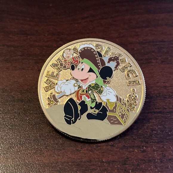 Disney Mickey Veni Vidi Vici Pirates‎ Of The Caribbean Gold Coin Pin LE 250 - Picture 1 of 4